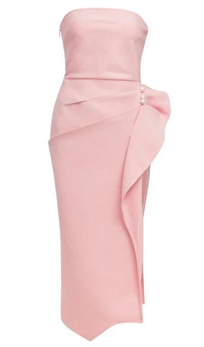 Vestido de fiesta sin tirantes y hombros descubiertos con abertura lateral